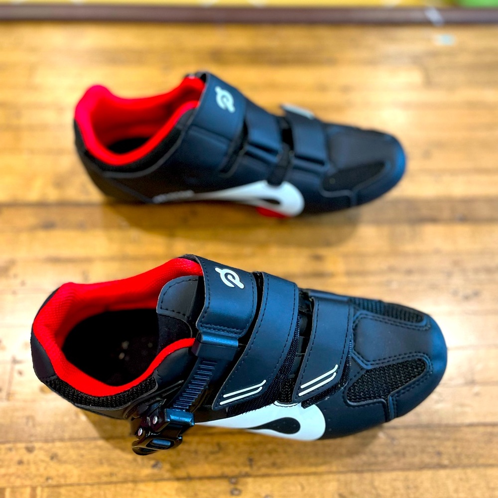 Peloton size 7 cycling shoes- barely used